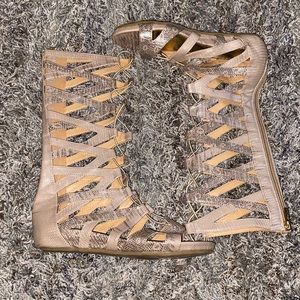 Kenneth Cole Gladiator Sandals size 5